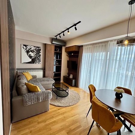 Downtown Riverside Apartments Скоп'є Екстер'єр фото