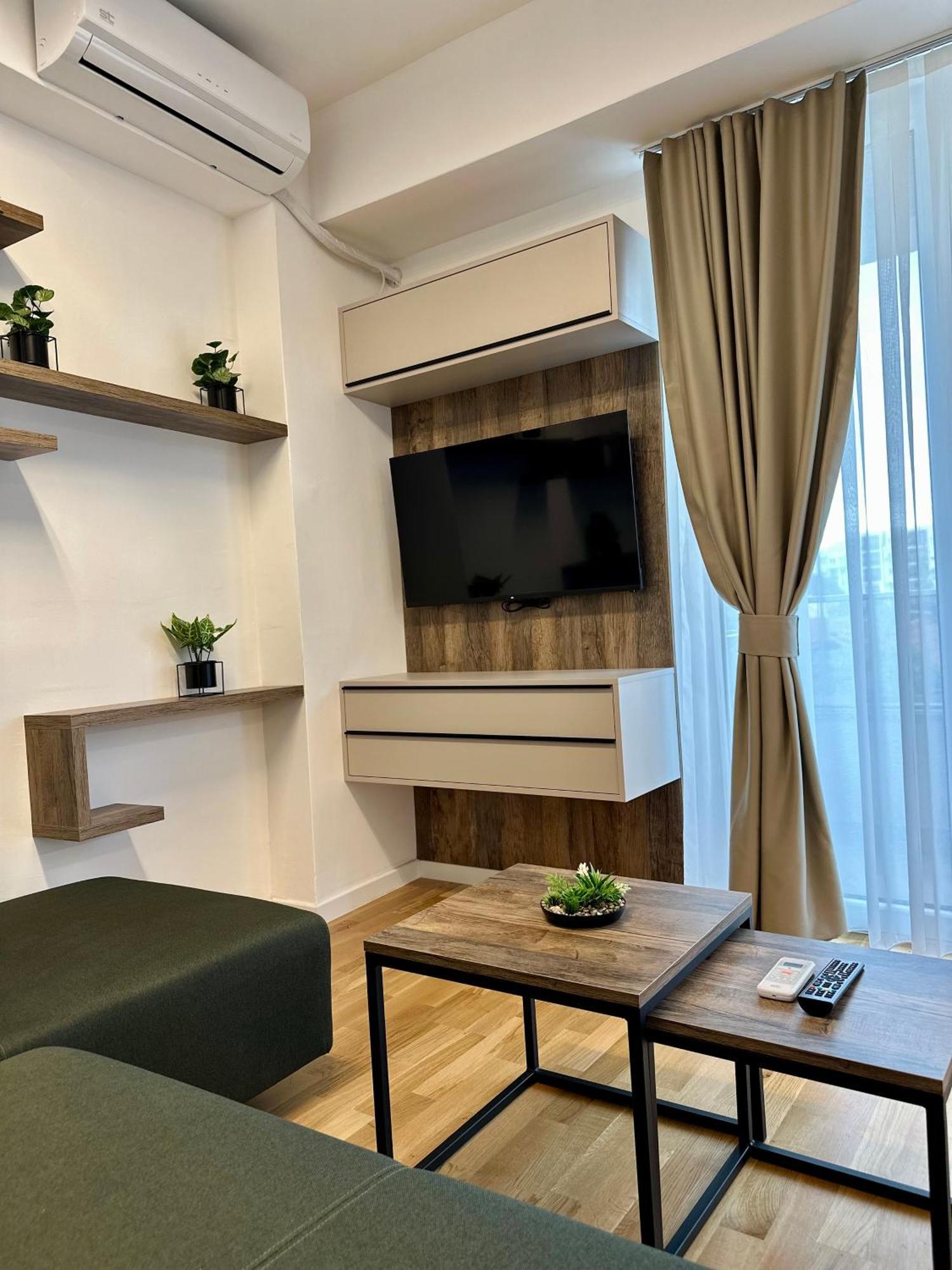 Downtown Riverside Apartments Скоп'є Екстер'єр фото