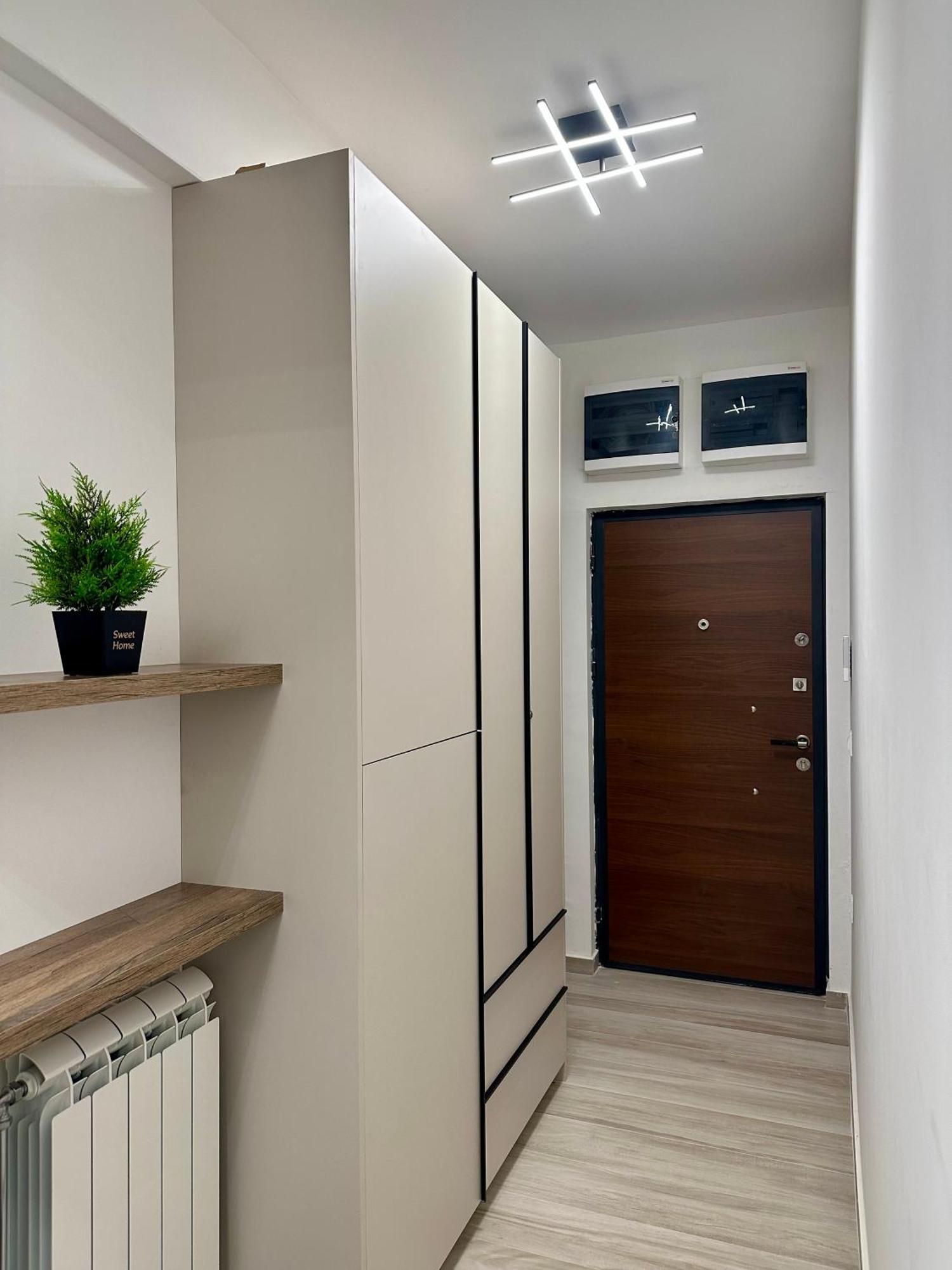 Downtown Riverside Apartments Скоп'є Екстер'єр фото