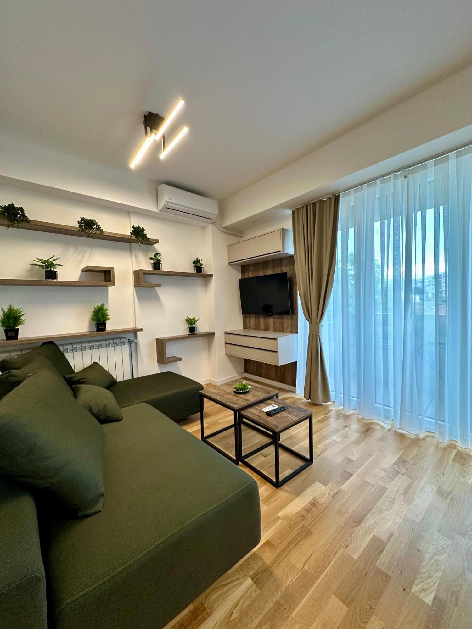 Downtown Riverside Apartments Скоп'є Екстер'єр фото