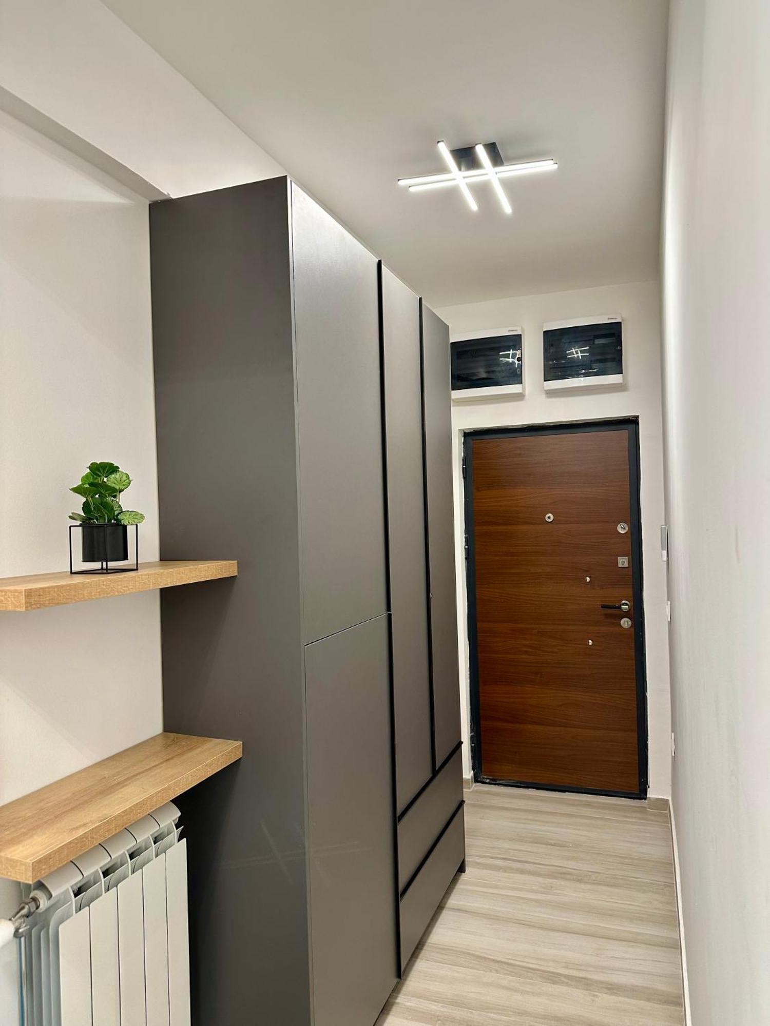 Downtown Riverside Apartments Скоп'є Екстер'єр фото