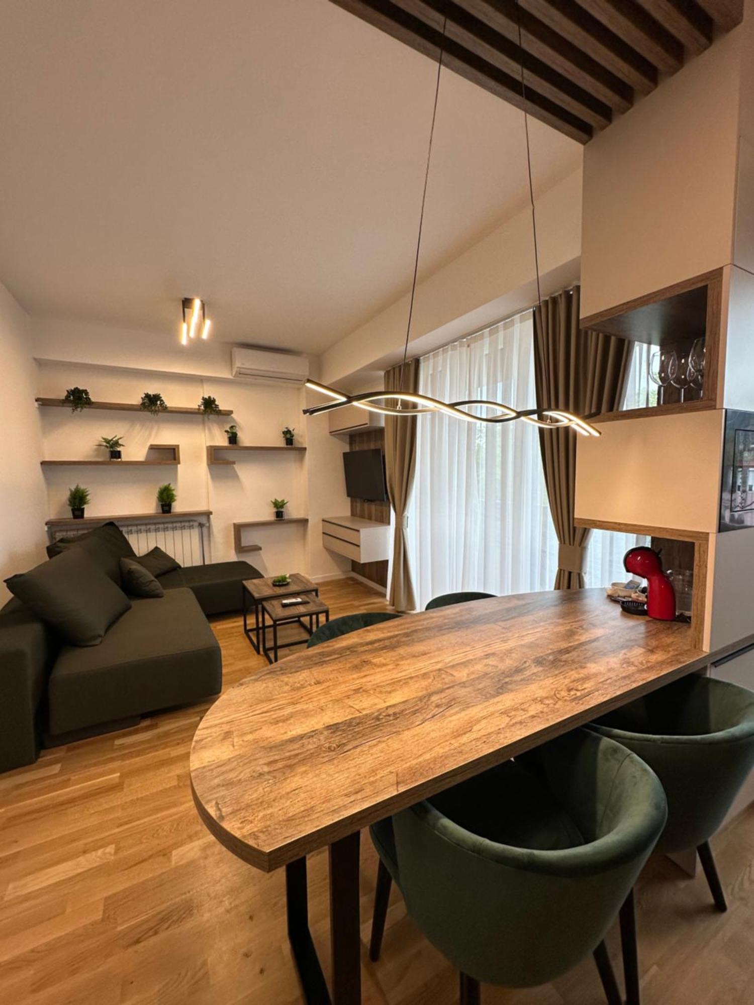 Downtown Riverside Apartments Скоп'є Екстер'єр фото