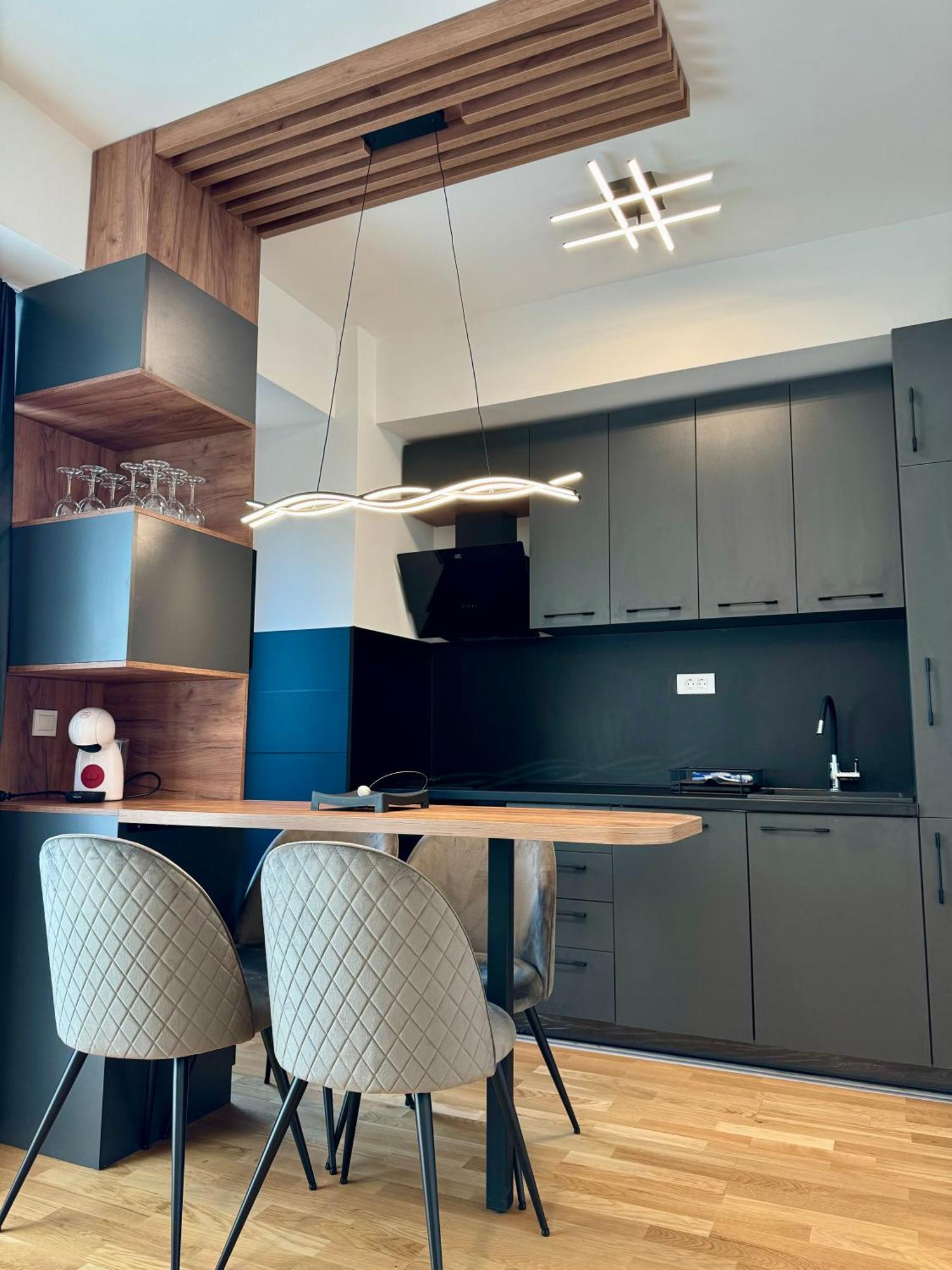 Downtown Riverside Apartments Скоп'є Екстер'єр фото
