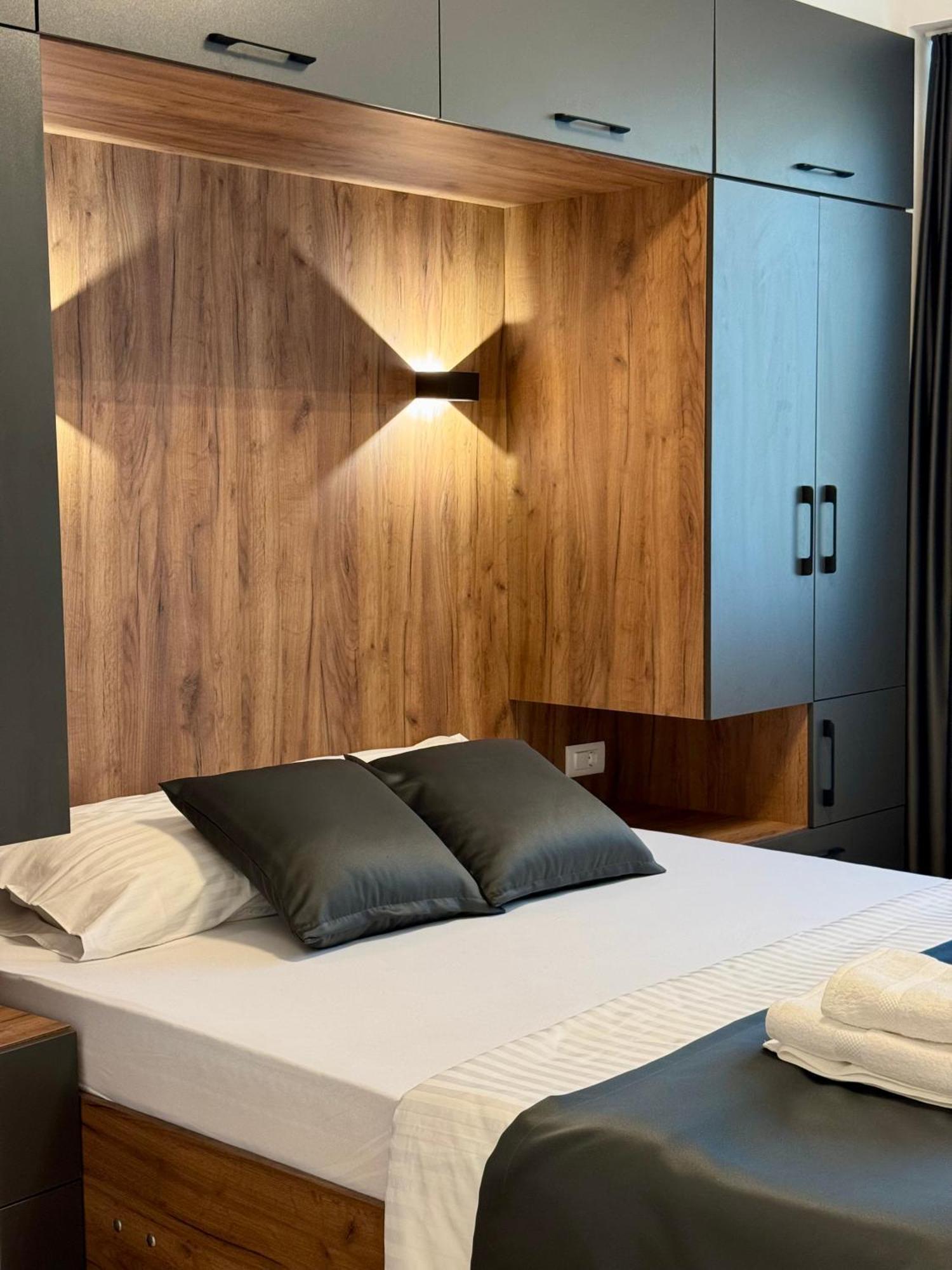 Downtown Riverside Apartments Скоп'є Екстер'єр фото