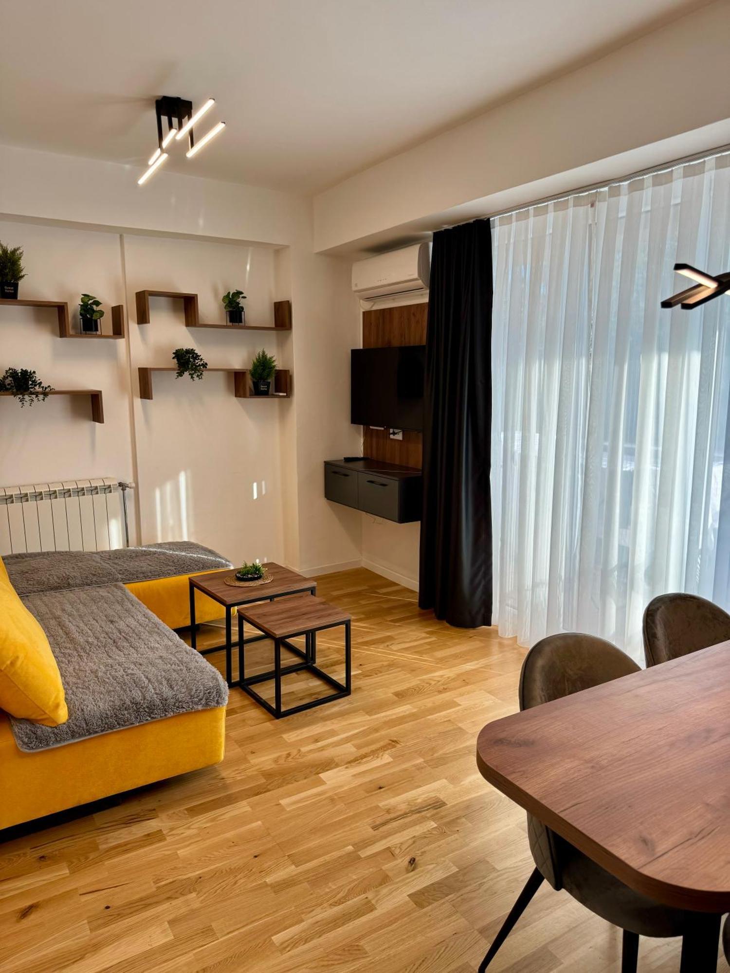 Downtown Riverside Apartments Скоп'є Екстер'єр фото