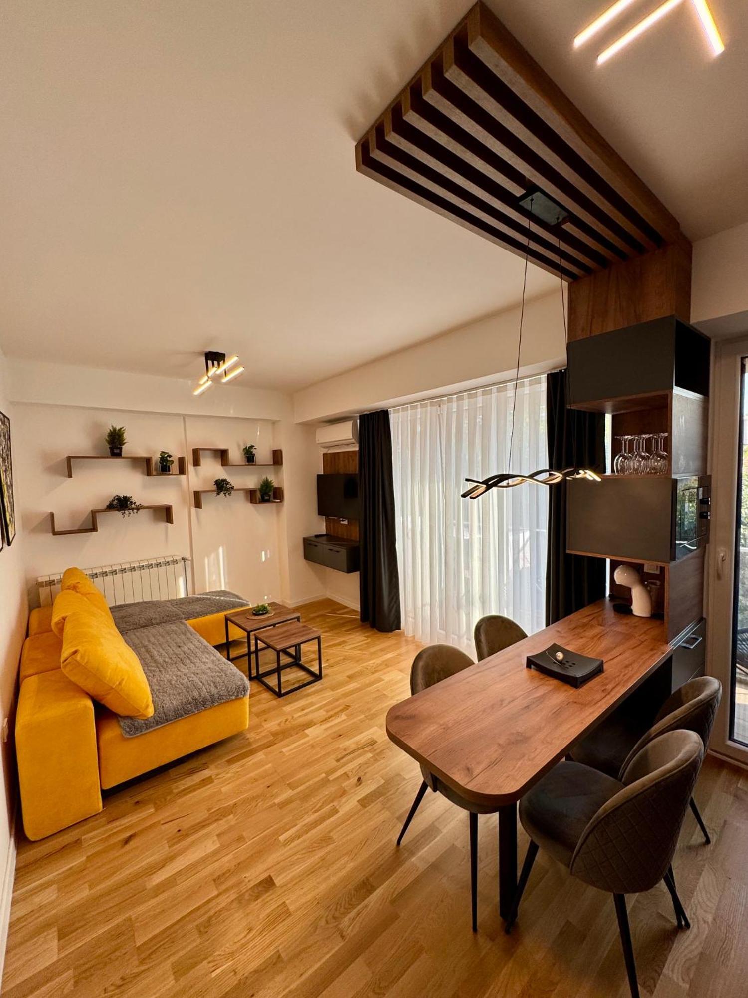 Downtown Riverside Apartments Скоп'є Екстер'єр фото