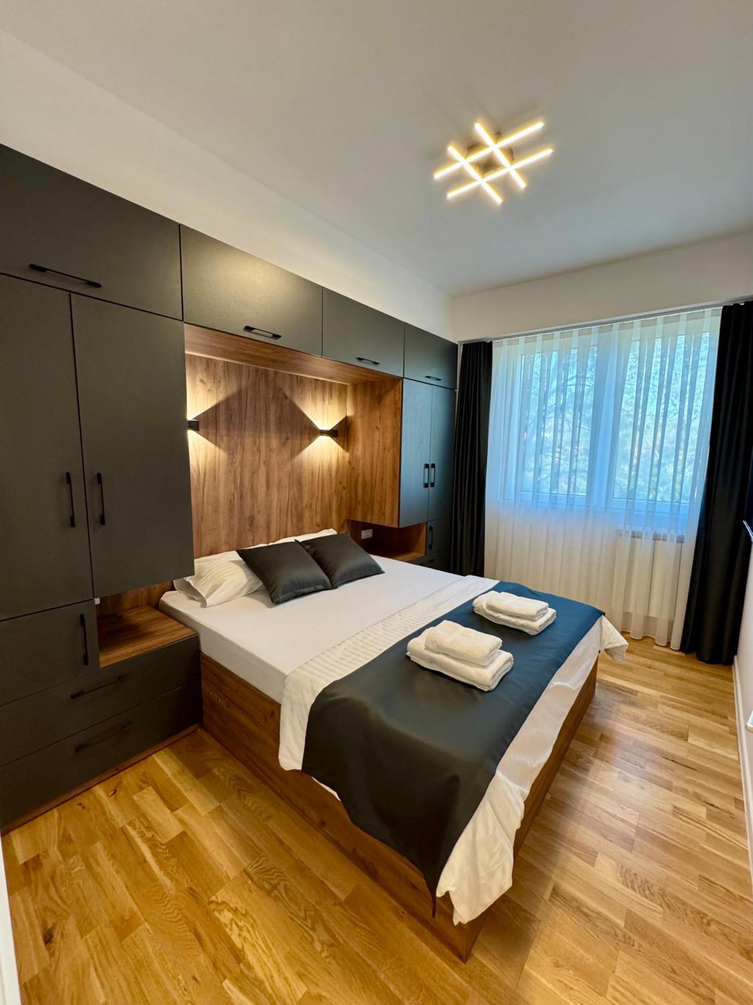 Downtown Riverside Apartments Скоп'є Екстер'єр фото