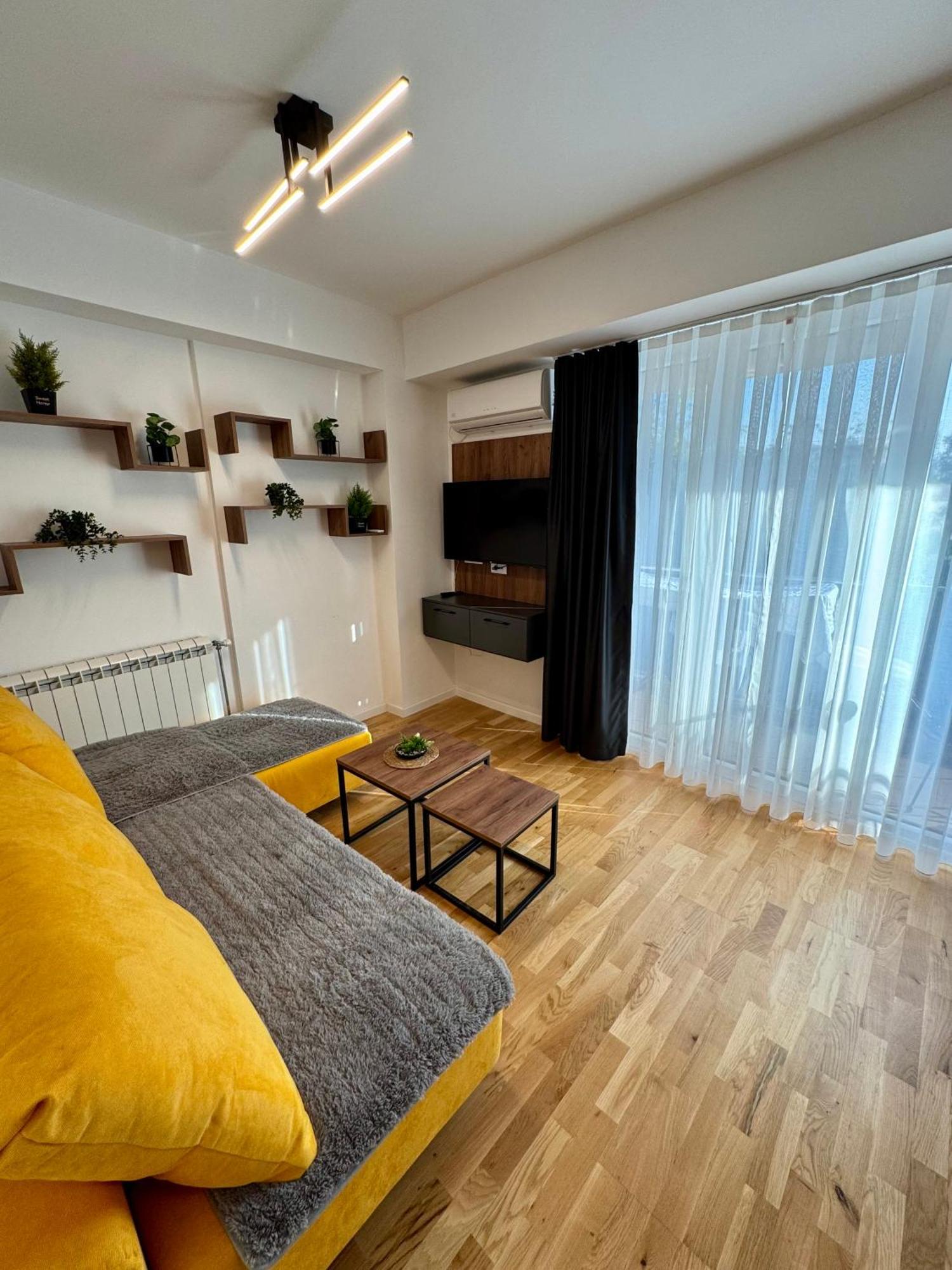 Downtown Riverside Apartments Скоп'є Екстер'єр фото