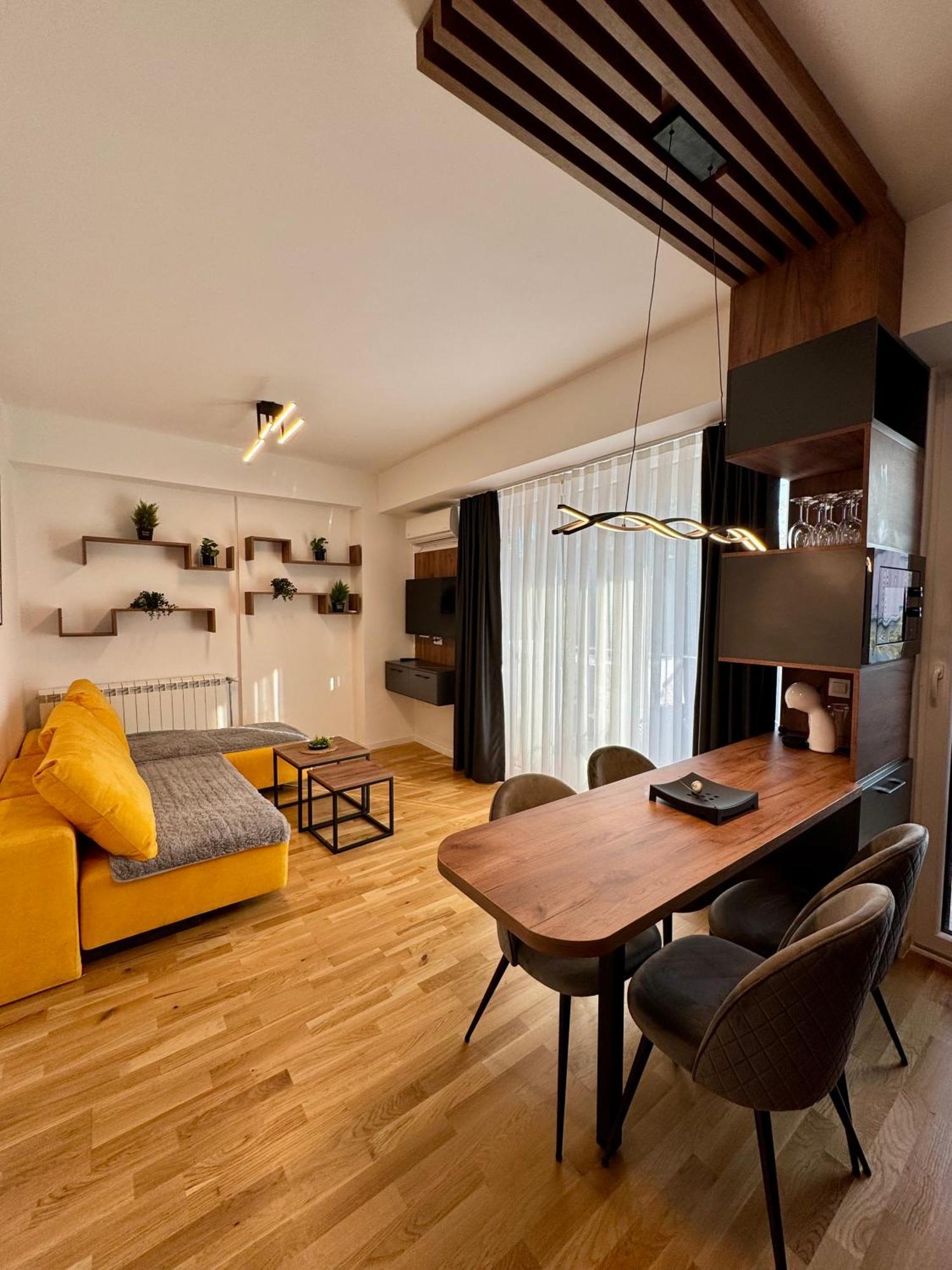 Downtown Riverside Apartments Скоп'є Екстер'єр фото