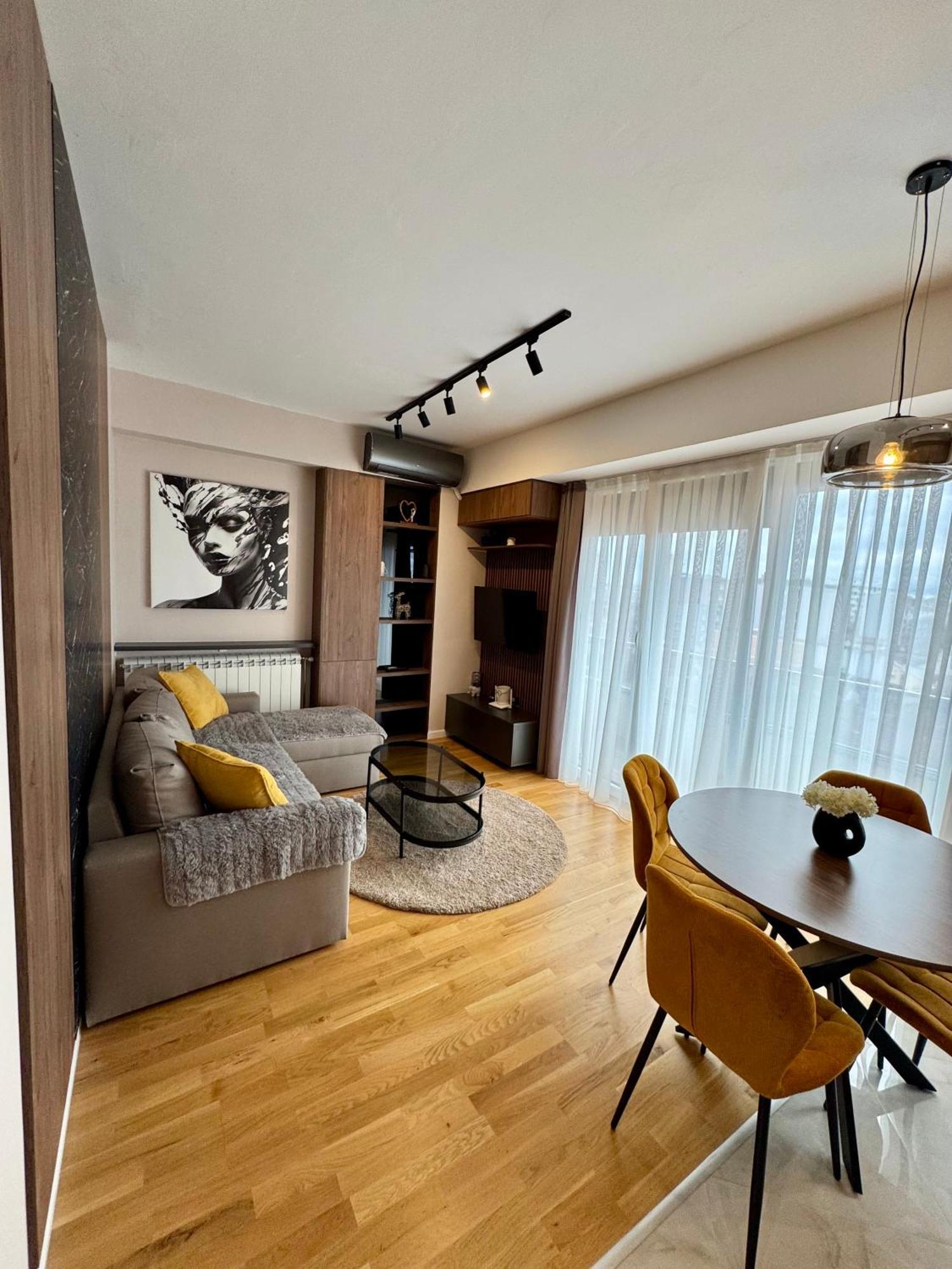Downtown Riverside Apartments Скоп'є Екстер'єр фото