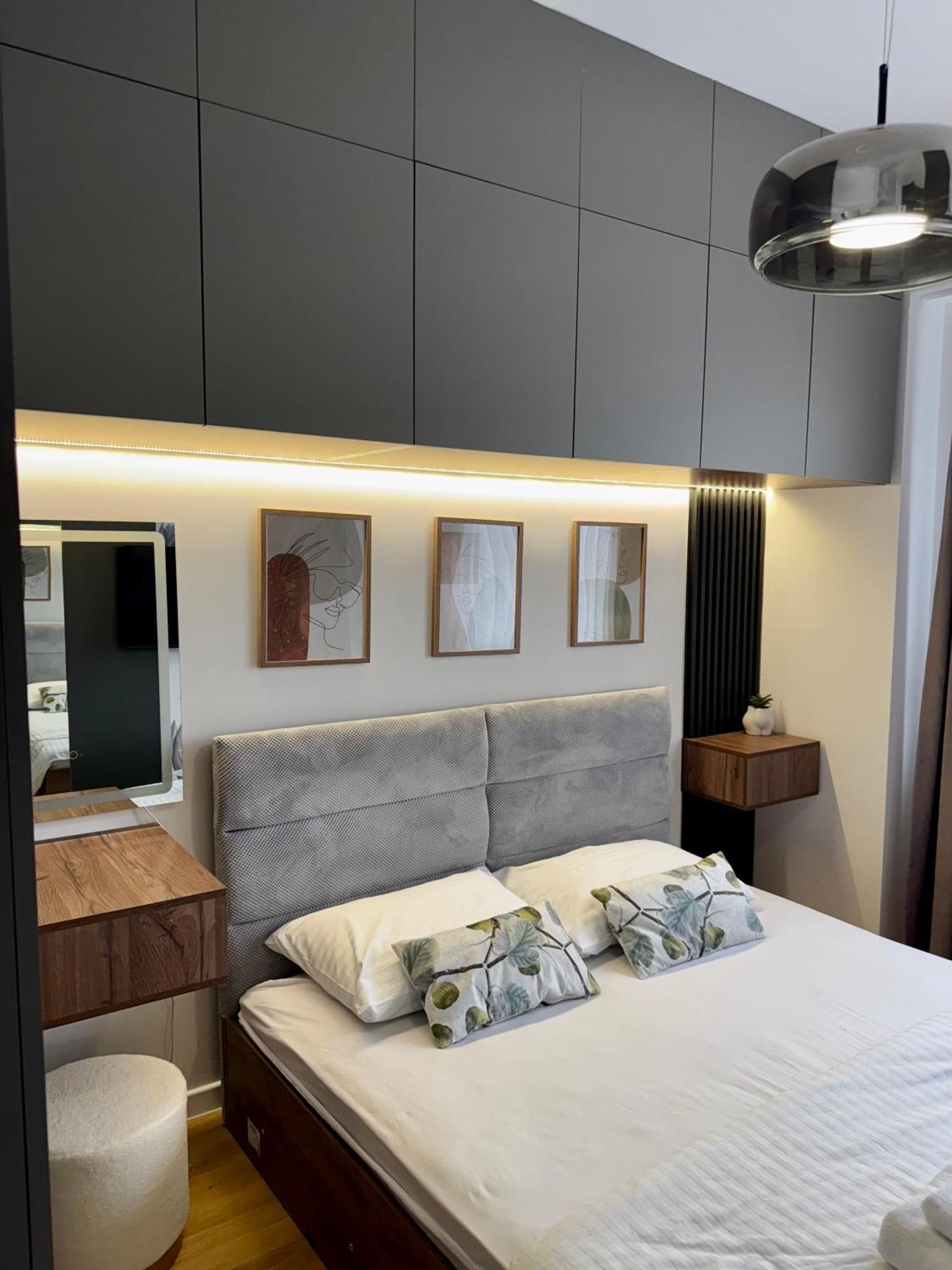Downtown Riverside Apartments Скоп'є Екстер'єр фото
