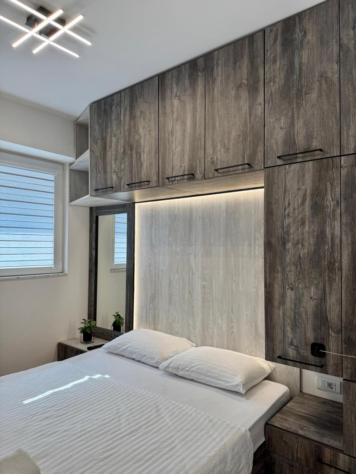Downtown Riverside Apartments Скоп'є Екстер'єр фото