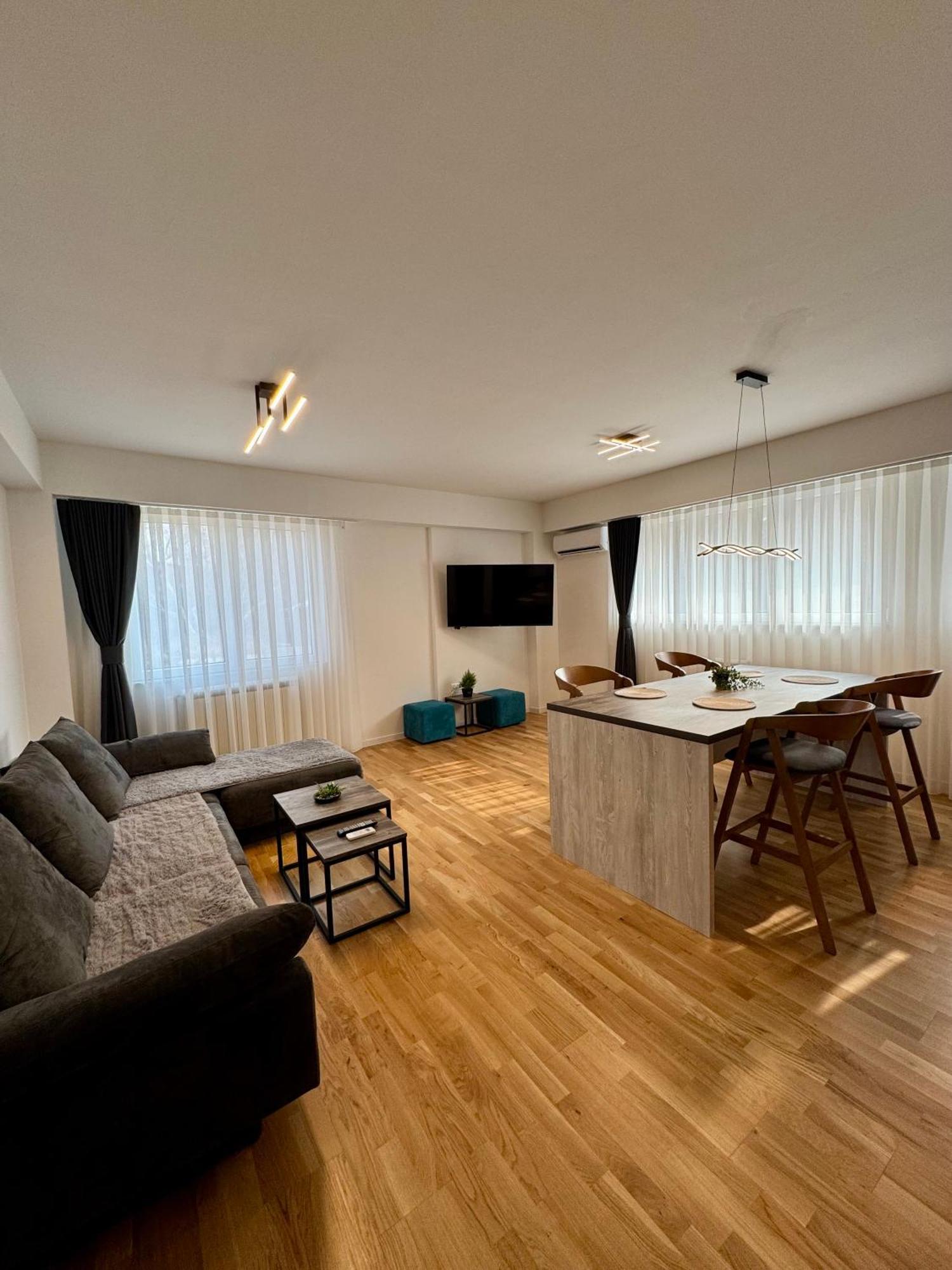 Downtown Riverside Apartments Скоп'є Екстер'єр фото