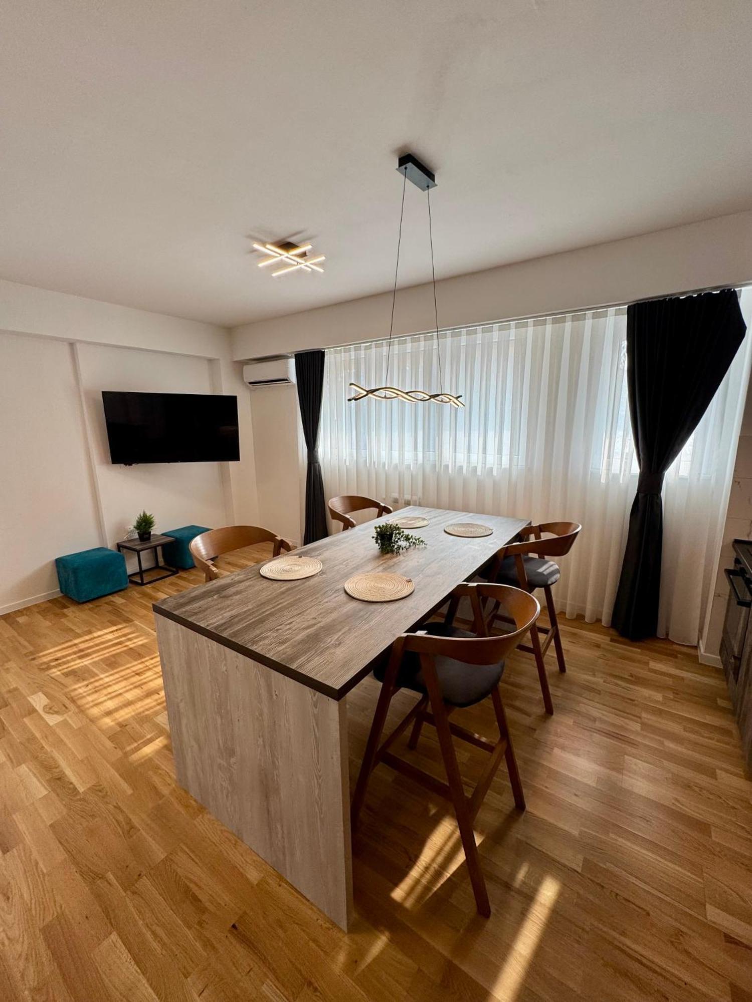 Downtown Riverside Apartments Скоп'є Екстер'єр фото